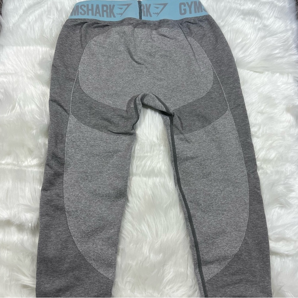 Gymshark Mid-Rise Training Brandmark Leggings - Picture 4 of 5